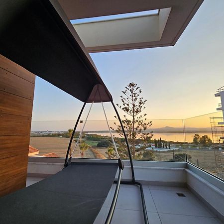 Majestic Sunset Salt Lake Views 300M From Beach Λάρνακα Εξωτερικό φωτογραφία